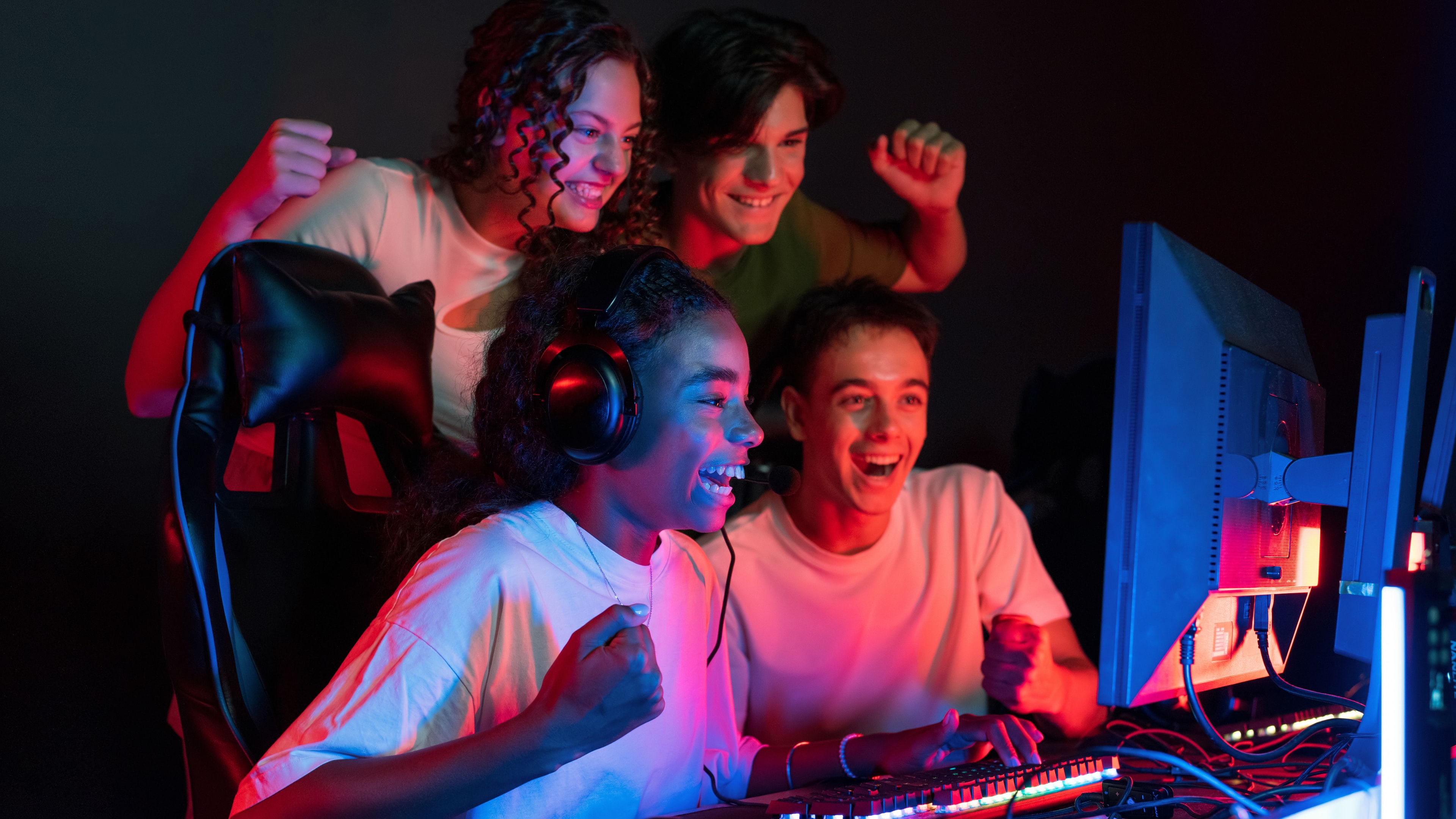Twitch streamer live gaming with an engaged audience, illustrating Twitch income, streaming revenue, and tax planning for streamers.